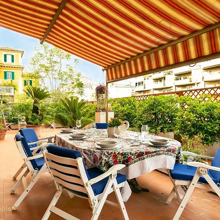 Trastevere Art House & Terrace Apartment Rome